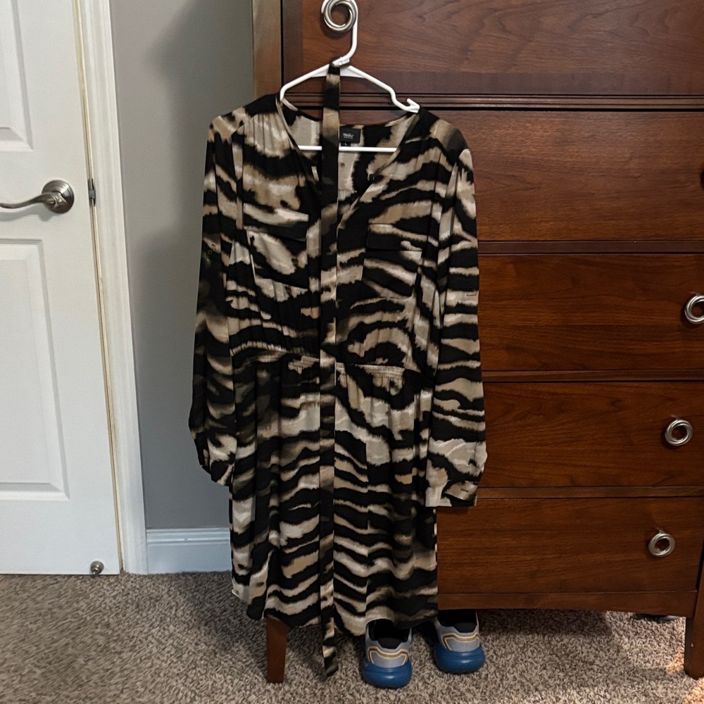 Women’s Mossimo dress. Size large